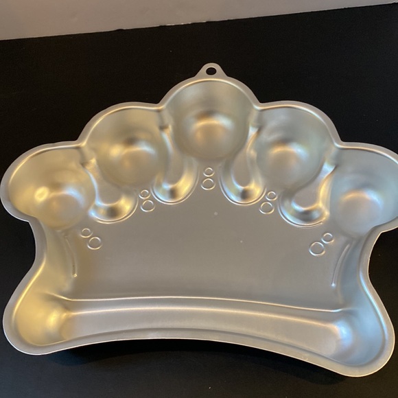 Wilton Princess crown cake pan mold Birthday Celebration 13x9 - Picture 2 of 5